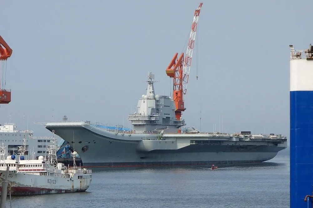台海緊張　網傳遼寧號、山東號雙航母出港