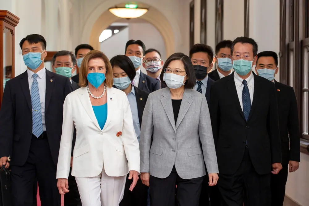 微博崩了！中國百萬人緊盯裴洛西塞爆網站　網友怒批：「關鍵時刻，自己裝死了」