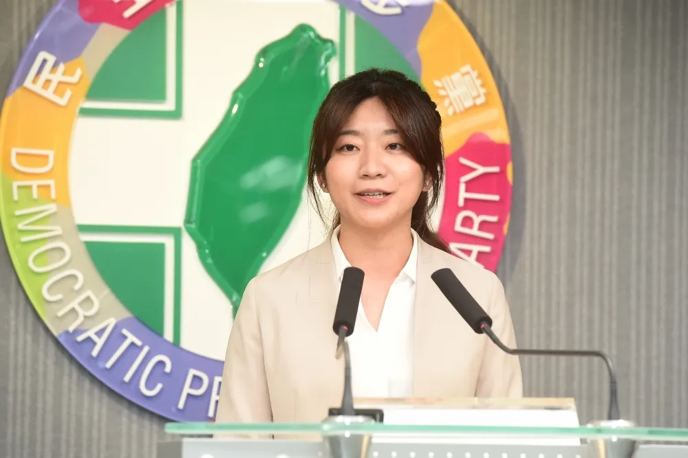 民進黨籲中國停止文攻武嚇　警惕民眾防範假訊息