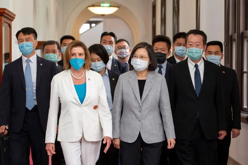 港媒稱民進黨砸重金力邀裴洛西訪台　綠營駁斥：蒐集資料報警提告