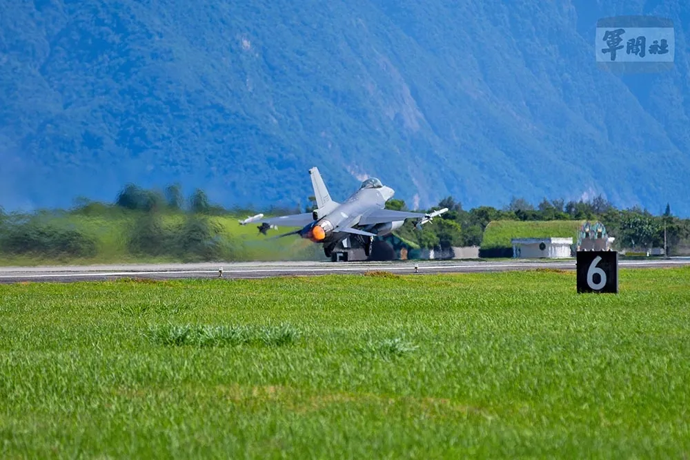 國防部再斥共艦侵領海是假訊息　花蓮F-16V戰機執行戰備巡弋