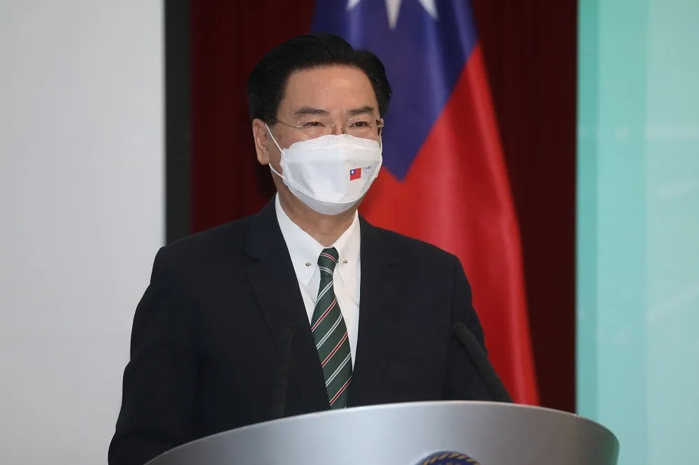 吳釗燮接受CNN專訪：民主終將得勝　獨裁政權缺乏「韌性」總有一天崩毀