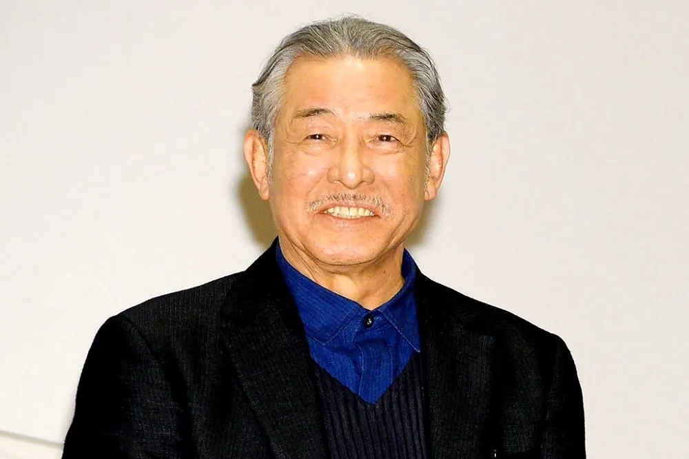 日本時裝設計師三宅一生肝癌逝世　曾幫賈伯斯打造經典形象