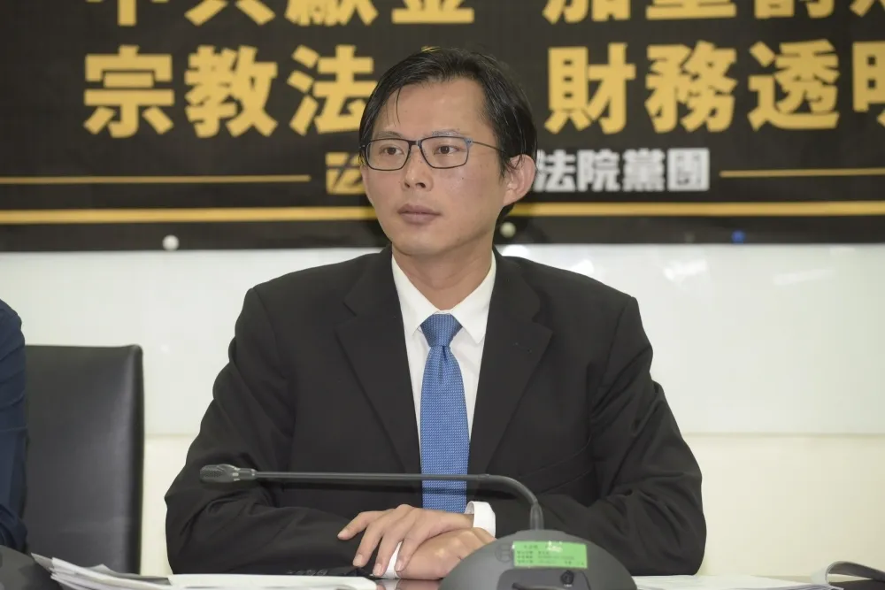 黃國昌批「突襲說」根本胡扯　林智堅陣營：當天才收到處分書