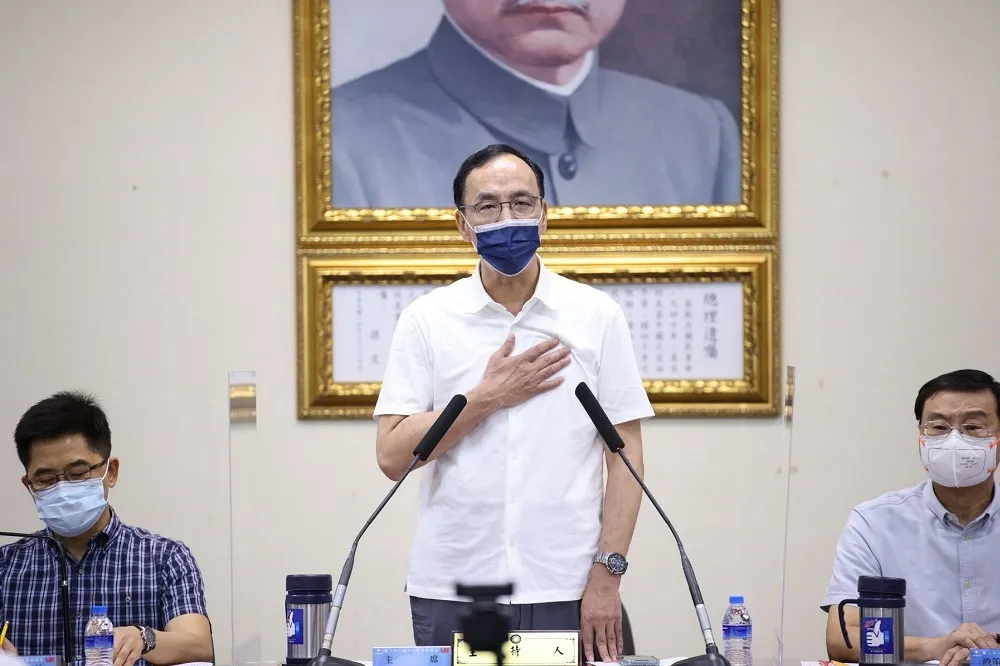 綠營圍攻台大認定林智堅抄襲撤銷學位　朱立倫向蔡英文喊話「站出來捍衛社會道德底線」