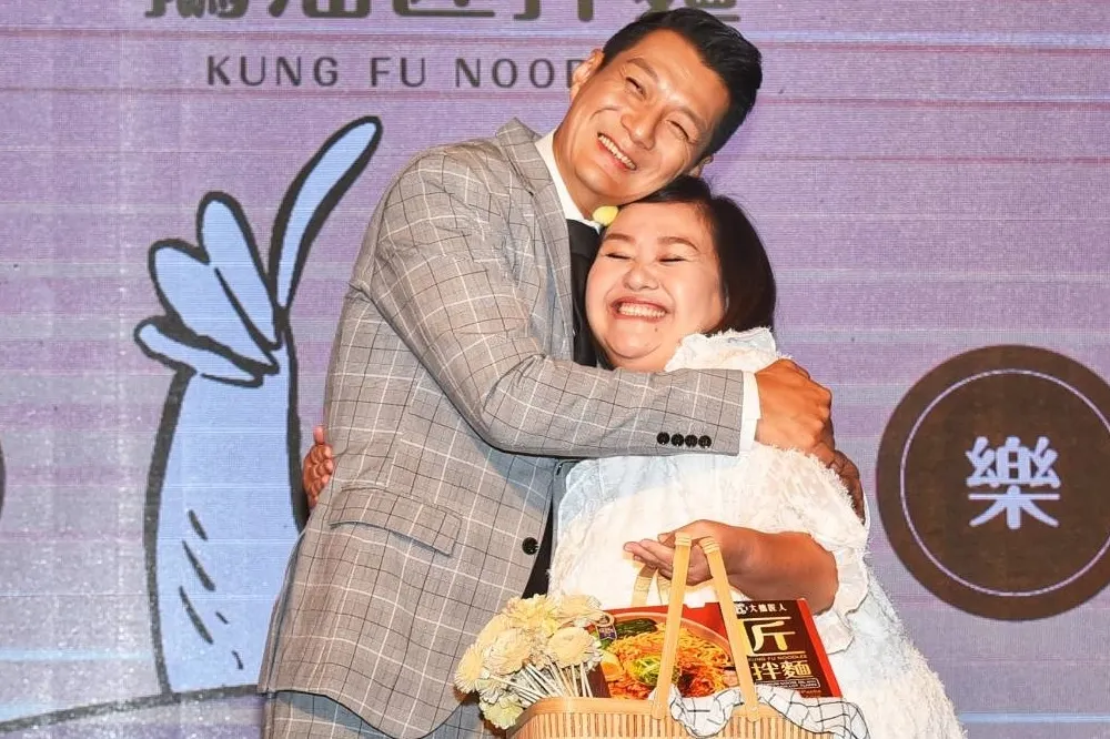 聶雲賣麵鍾欣凌站台　他曾介紹健身猛男與她相親