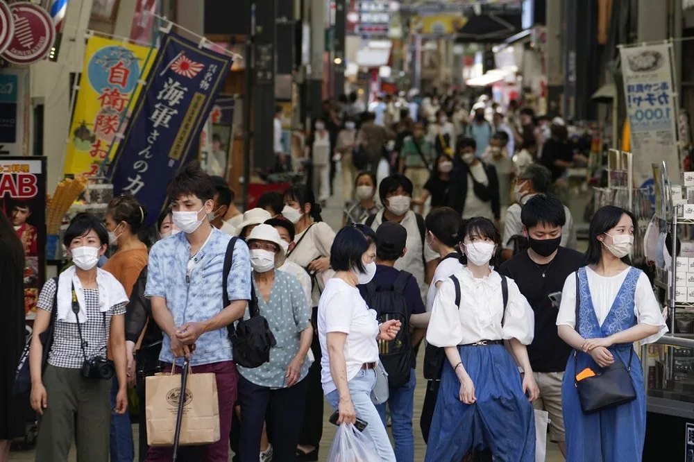 日本疫情再爆表　單日新增確診25萬例破紀錄