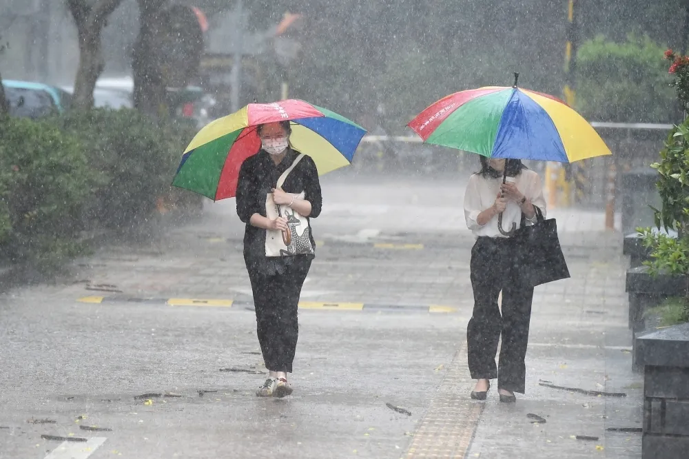 防淹水！5縣市大雨特報　第8號颱風「米雷」最快今天形成