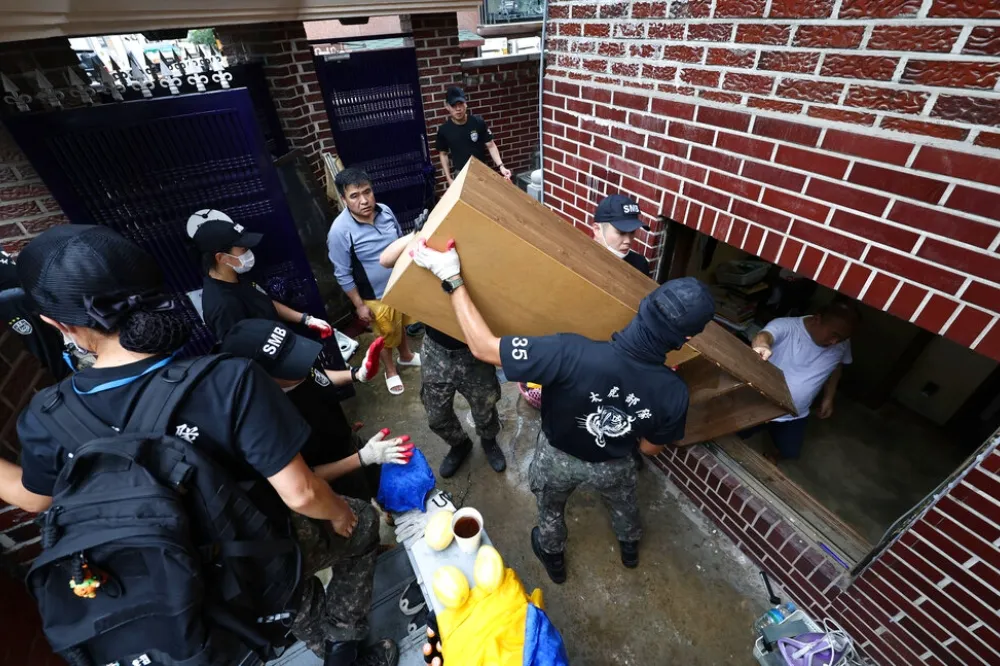 首爾暴雨民眾在家被活活淹死　南韓下令全面禁止地下室套房