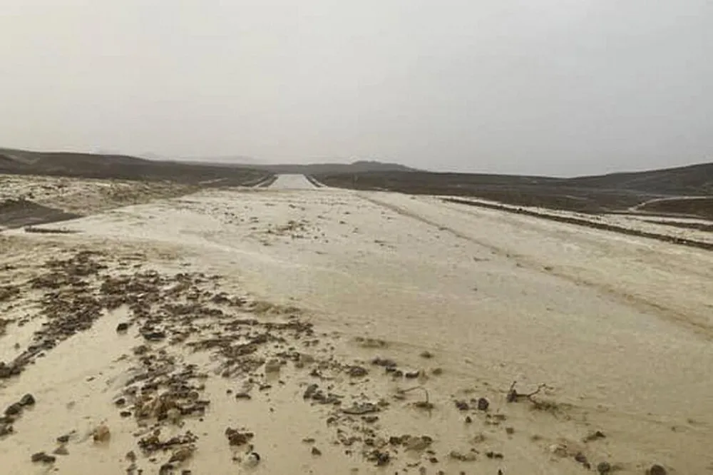 加州死亡谷出現千年僅見暴雨　3小時降下9個月雨量