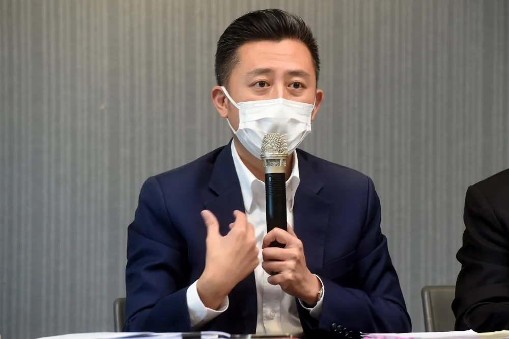 中華大學碩論結果不妙？　林智堅怨：有人「先射箭再畫靶」