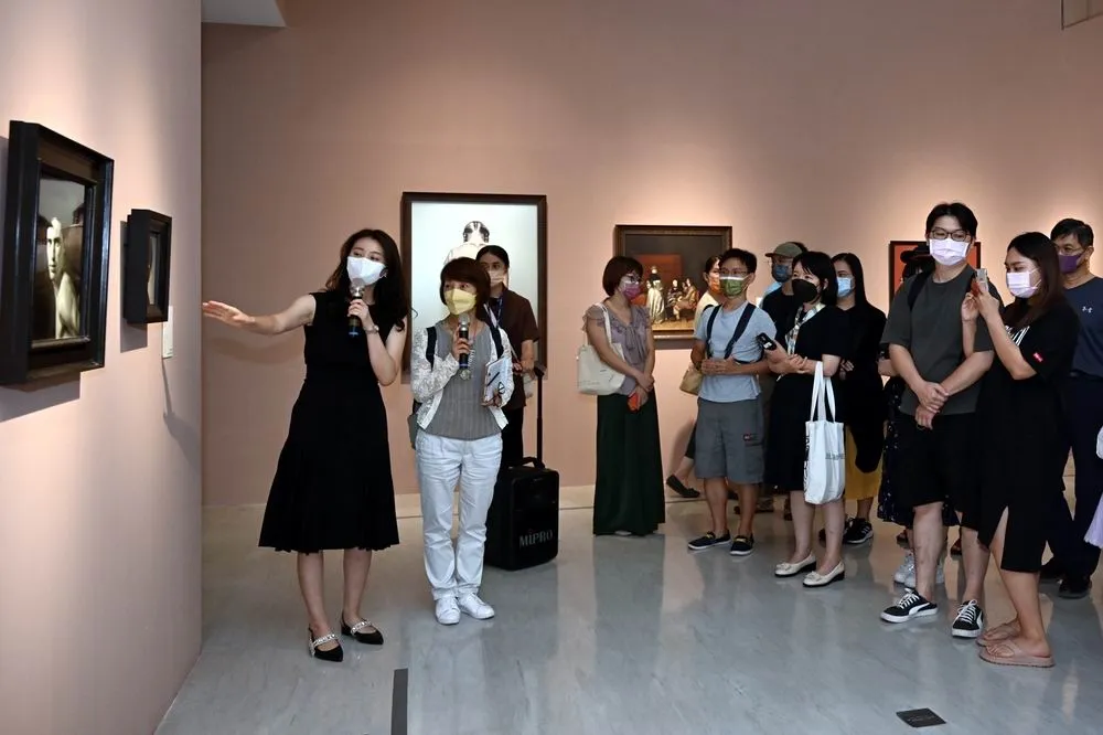 國美館2022國際攝影交流主題展　漫遊荷蘭當代攝影編導美學