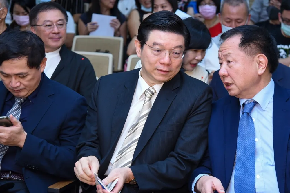 【鏡電視之亂】前董座陳建平告裴偉詐欺、背信　北檢今開偵查庭