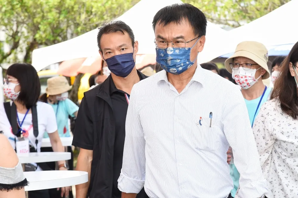 【大陸抵制】不通知縣長及在地立委　陳吉仲急奔花蓮為選情宣布「3措施」救文旦