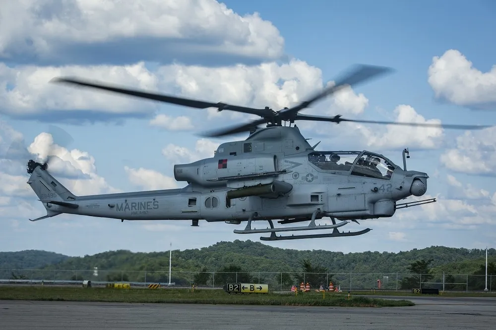 美國填補捷克戰力　免費加贈8架AH-1Z／UH-1Y二手直升機