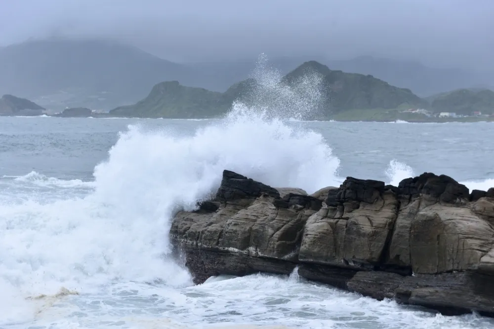 颱風快來了！「馬鞍」明天最靠近台灣　外圍環流今起雨炸南部防成災