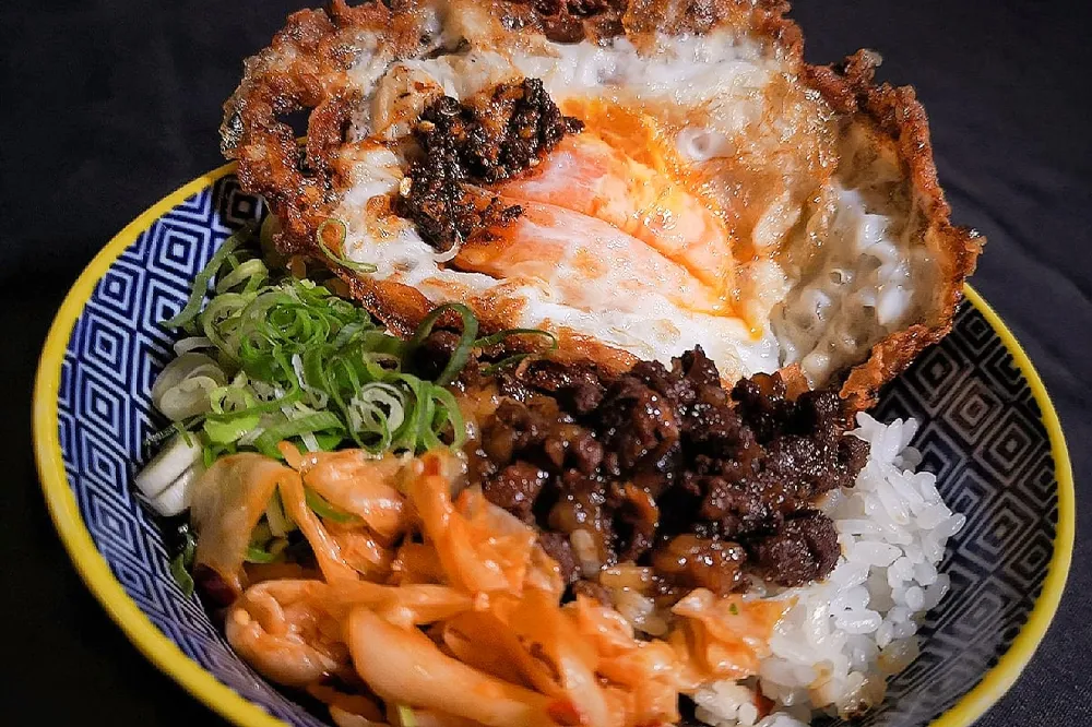 板橋人衝了！蘭笑軒「和牛滷肉飯」插旗湳雅夜市　限期打卡買一送一
