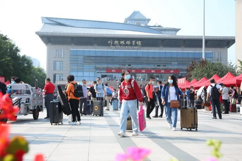 2年多來首度放寬　中國今起准許外國留學生、APEC商務旅行卡持有者入境