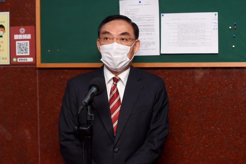 殉職警家屬怒罵「欺上瞞下」　明德外役監典獄長遭究責拔官