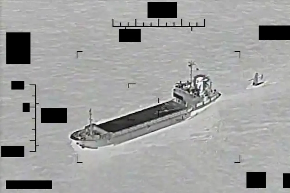【有片】伊朗革命衛隊企圖奪取美軍無人船　海空夾擊下被迫放棄