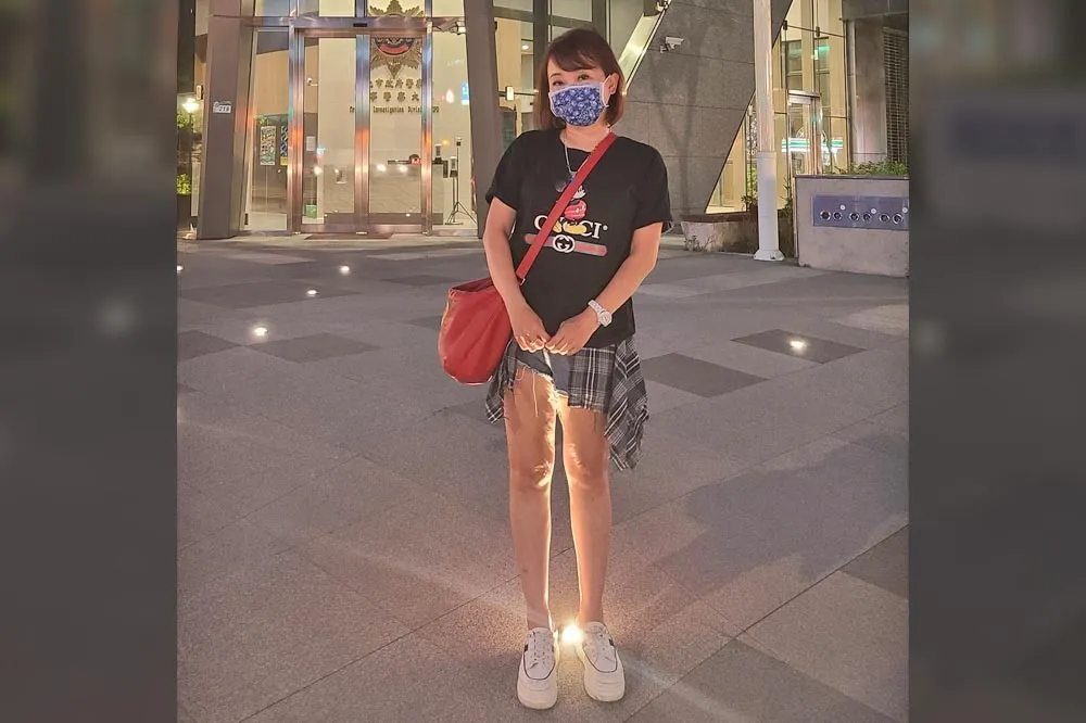 女藝人挨告詐欺赴警局　事後自拍抱怨：遇到潑糞仔