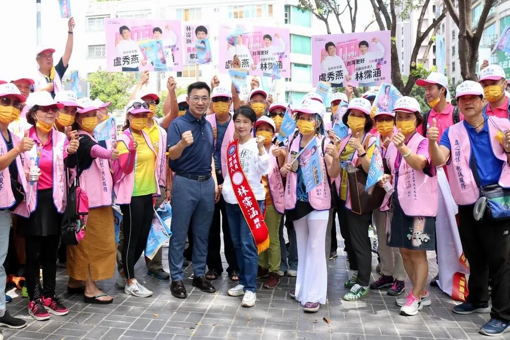 媽媽議員參選人林霈涵登記　盼攜手媽媽市長把市民當寶