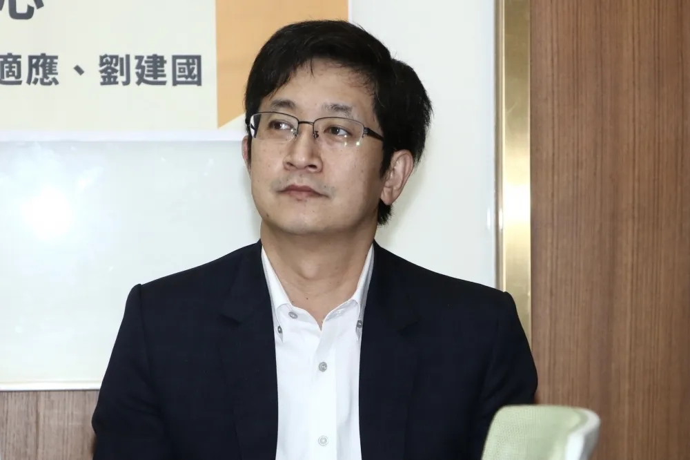 投書：「適應」不良！民進黨二代抄人登場，高中學歷也要騙
