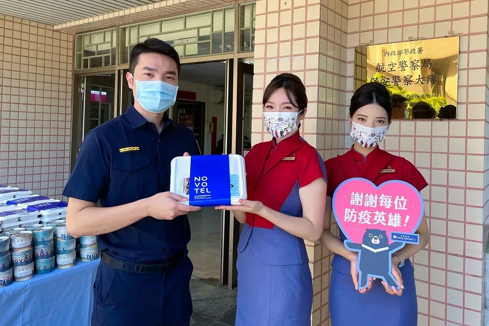 挺防疫英雄　華航備1500個「雙主菜」便當為醫護打氣　