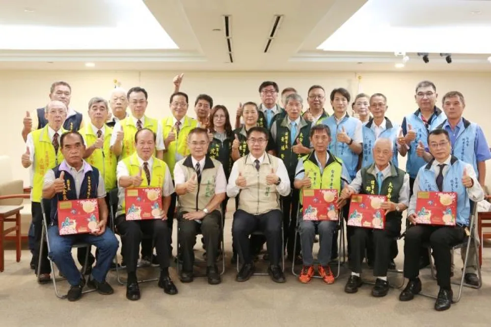 五大總工會代表拜會黃偉哲    盼攜手持續為勞工朋友打拚