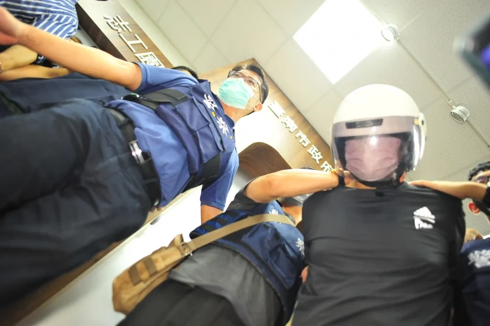 台南殺警案迅速偵結起訴　南檢14：30記者會