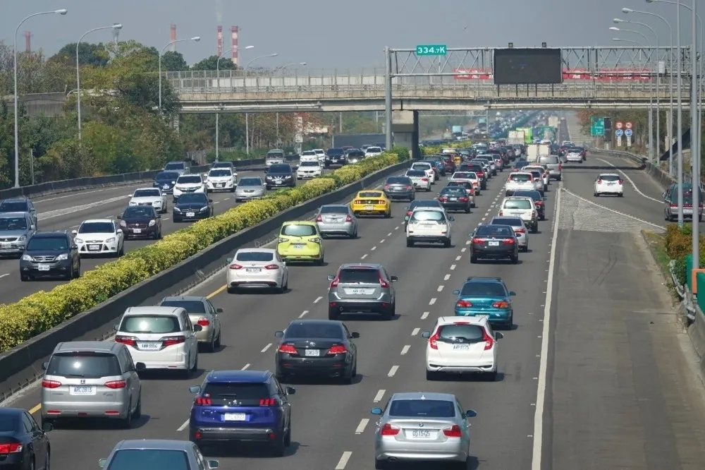 中秋連假車潮要來了！國道交通疏導　高乘載、收費措施一張圖看懂