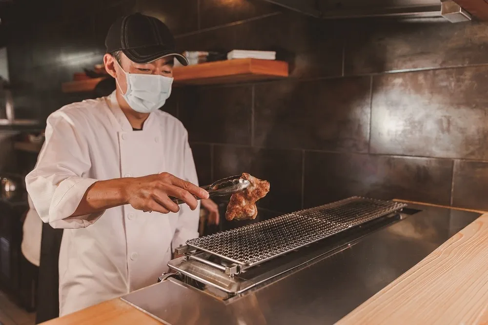 【中秋烤肉技巧】雞腿、干貝怎麼烤？醬汁怎麼調？台北居酒屋「Hana Bi」主廚歐子豪教你烤出迷人風味