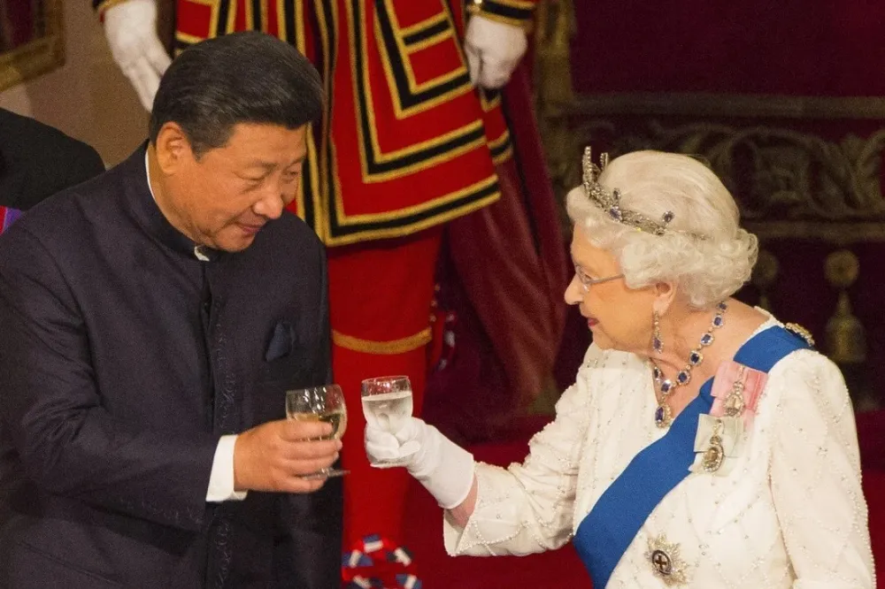 宛如現代史名人錄！女王在位70年見過這些亞洲領袖　直言習近平國是訪問團「很粗魯」