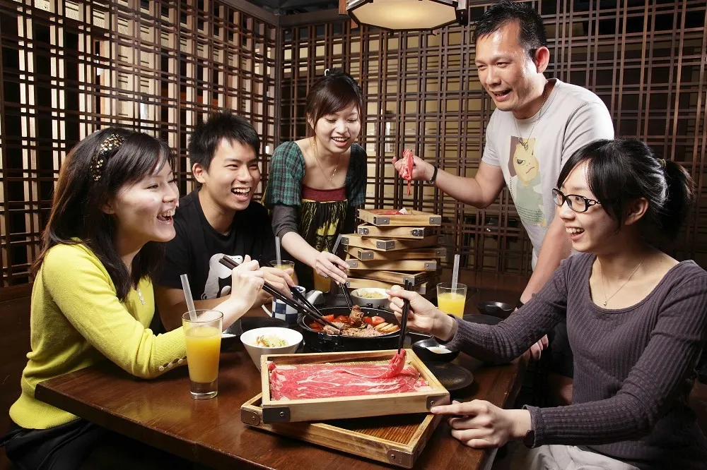 美國極黑牛期間限定吃到飽！晶華酒店三燔本家新推出「美國菲瑞牛番茄壽喜燒」套餐