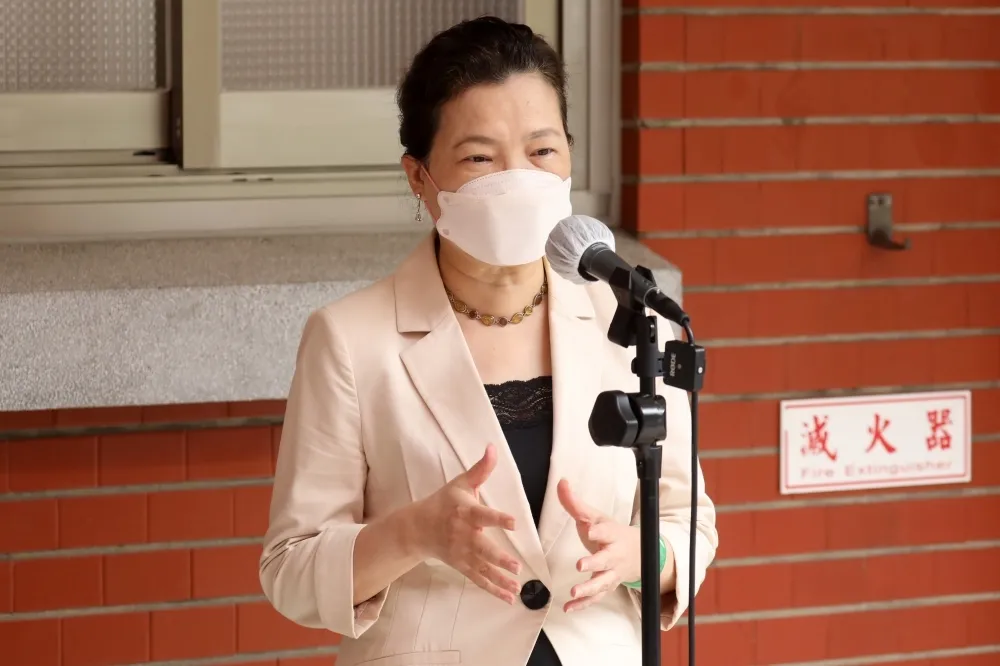 經濟部長王美花確診　經濟部：目前症狀輕微