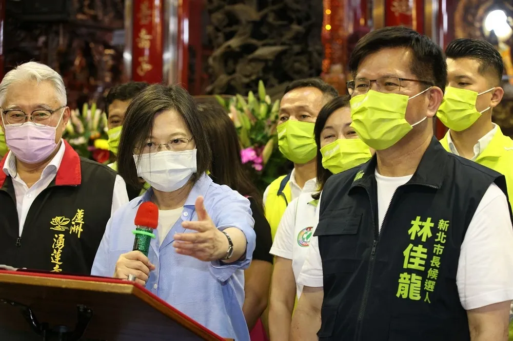 蔡英文親赴蘆洲湧蓮寺拔樁不成？　主委陳宏昌「為此事」當面向林佳龍道歉　