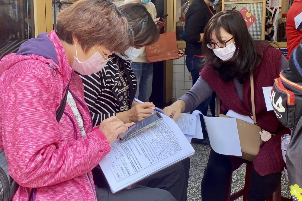 國境開放迎來旅遊潮　20家保險業者推「海外醫療險」但染疫不賠