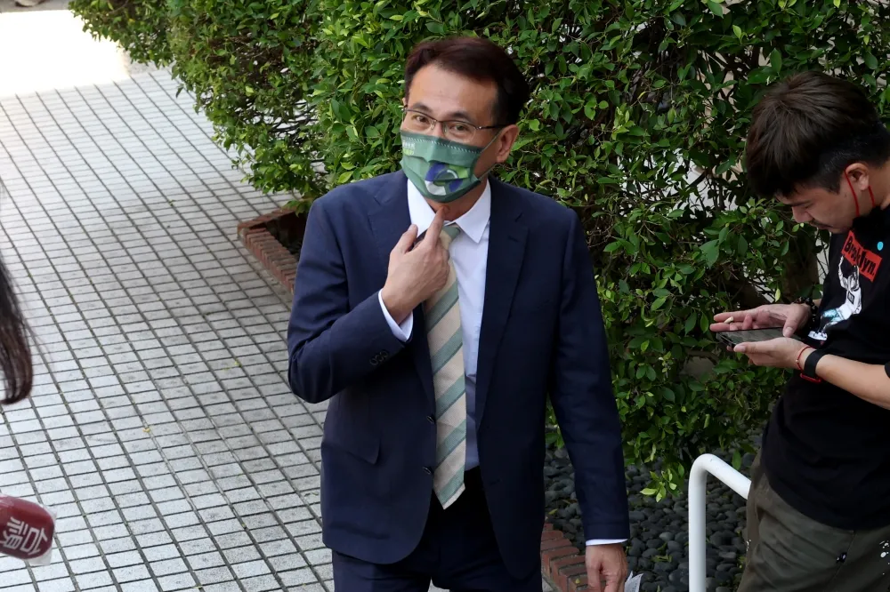 【快訊】鄭運鵬確診！　快篩陽性、燒到38度