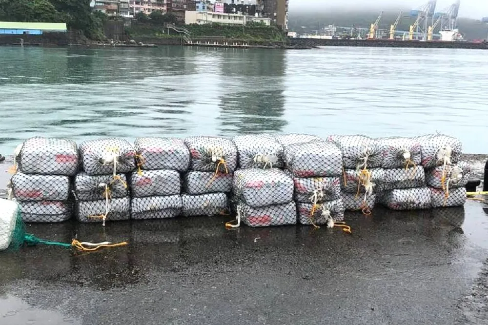 兩光毒販！走私13億K他命海拋　算錯洋流被漁民整批帶走