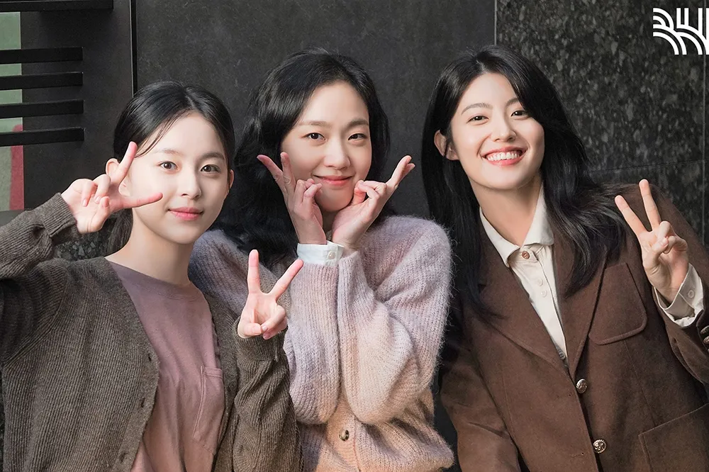 《小女子》貧困3姐妹對抗政治財閥　金高銀帶酗酒南志鉉與逃家朴持厚同台飆戲