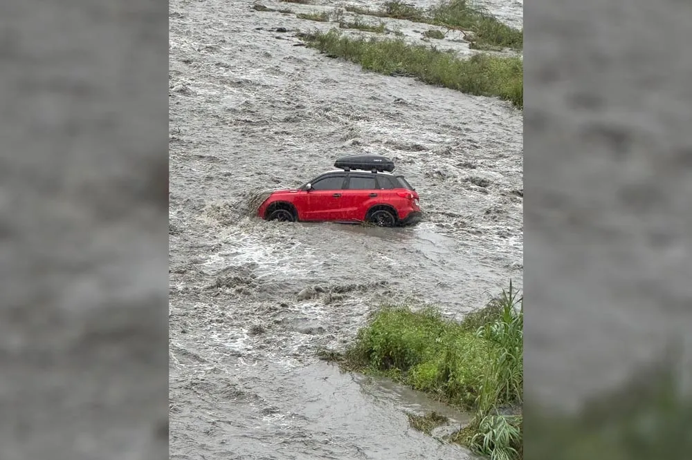 超大豪雨！宜蘭山區溪水暴漲受困　10車23名露營客安全撤離