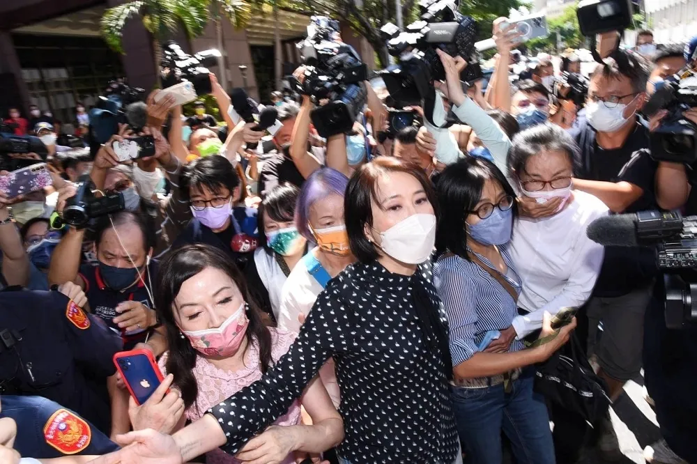 王鴻薇批周玉蔻現身北檢「來鬧場、鬼扯」　直言：對張淑娟二度傷害