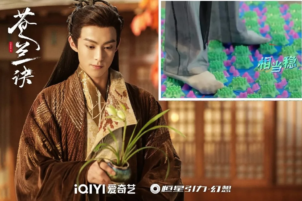 《蒼蘭訣》王鶴棣上節目脫鞋意外露出「髒黑白襪」　網友傻眼：男神形象全毀