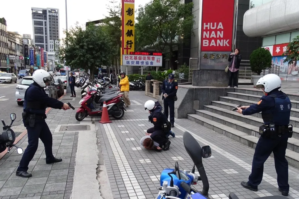 終於！在3名警察犧牲後　《警械使用條例》草案今拚三讀