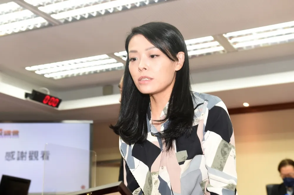 高虹安公布10大臉書粉專追殺她　林智群律師：被點名後粉絲暴增6千