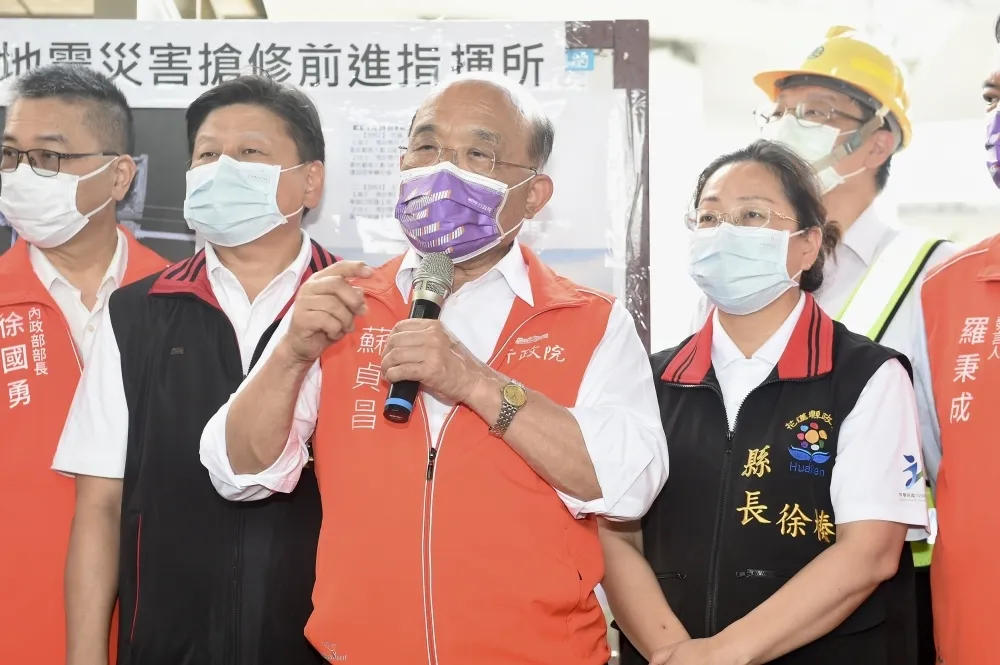 傅崐萁質詢不滿災變視訊、勘災被放鳥　蘇貞昌坦言：確實很失禮