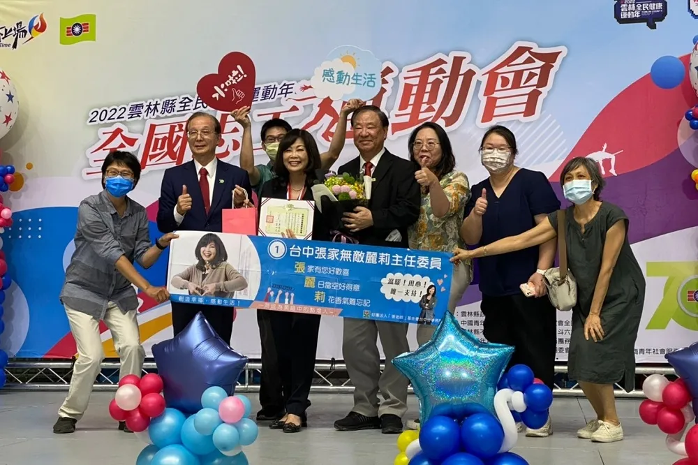 龍寶建設董事長張麗莉推展公益服務　榮獲幼獅特殊貢獻獎