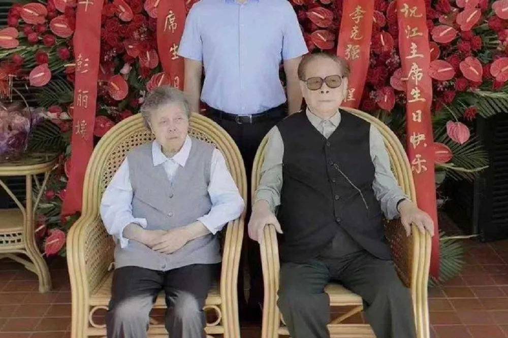 江澤民生日照訊息量超大