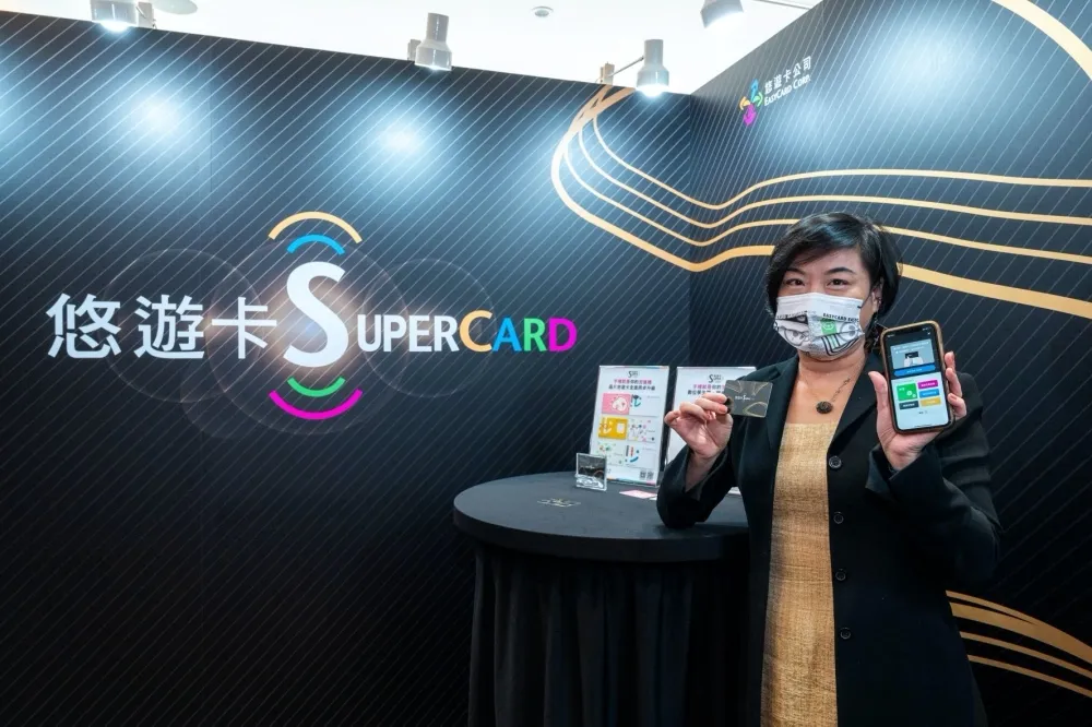 【有片】網友罵聲連連！悠遊卡公司推出「SuperCard超級悠遊卡」　公車族不怕餘額不足、消費上限提高至一萬元