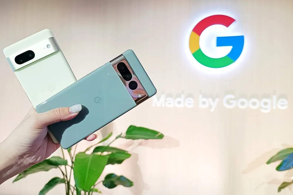 【實機亮相】霧灰色帶點墨綠增添秋季質感！Google Pixel 7 Pro、Pixel 7 外觀顏色一次看